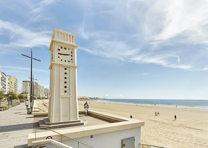200 M De La - Plein Centre - Cour Interieure בית נופש *