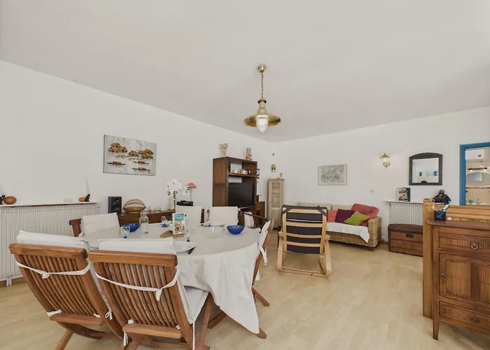 200 M De La - Plein Centre - Cour Interieure בית נופש