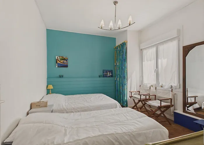 200 M De La - Plein Centre - Cour Interieure בית נופש *