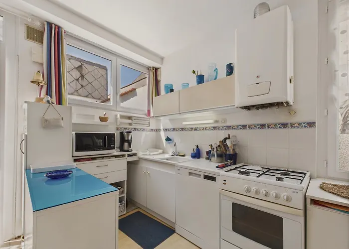 200 M De La - Plein Centre - Cour Interieure