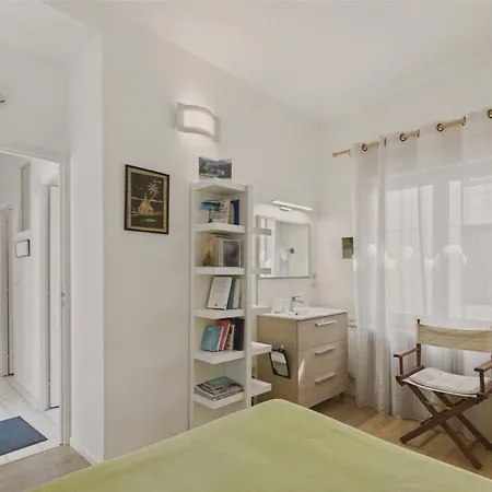 度假居 200 M De La - Plein Centre - Cour Interieure 莱萨布勒-多洛讷